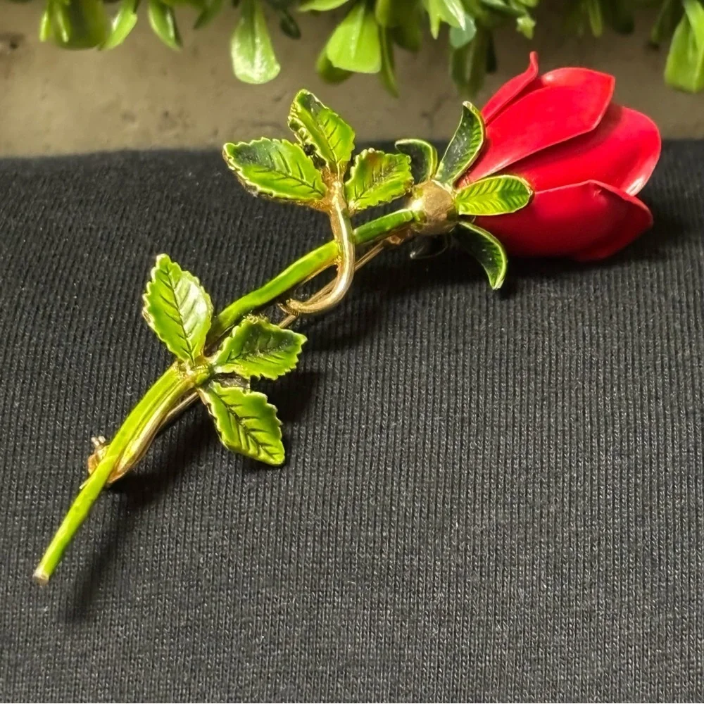 Vintage Beautiful Red Rose Enamel Brooch with Green Leaves